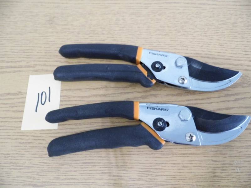 Lot of 2 Pair Fiskars Cutters