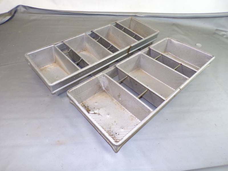 lot 19 image: Pair of Bread Pans
