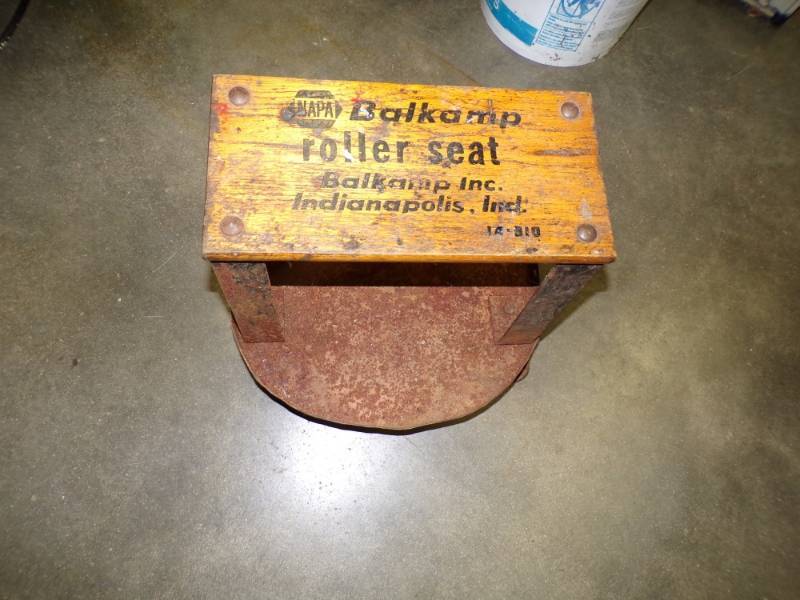 lot 55 image: Vintage NAPA Roller Seat