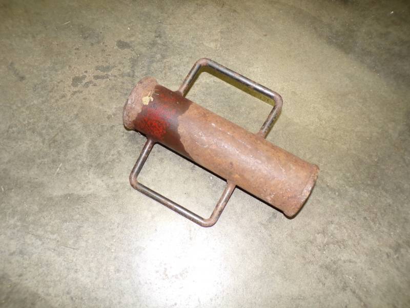 lot 22 image: Post Pounder