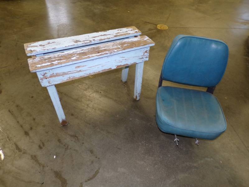 lot 42 image: Boat Seat and Wood Bench