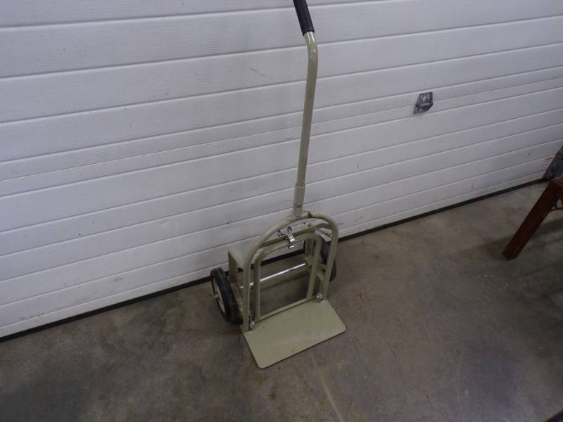 lot 45 image: Collapsible 2 Wheel Cart
