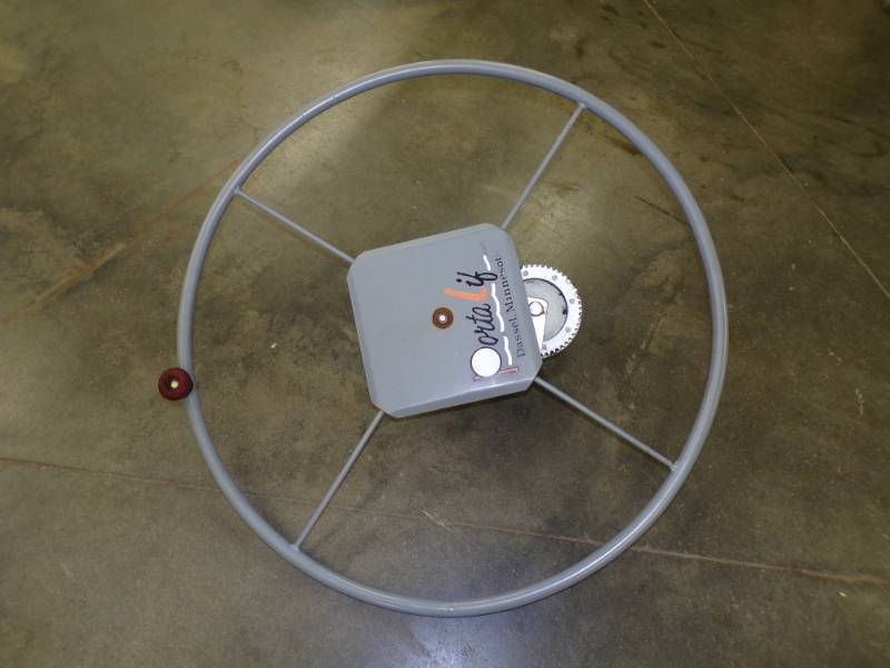 lot 108 image: Boat Lift Winch and Wheel