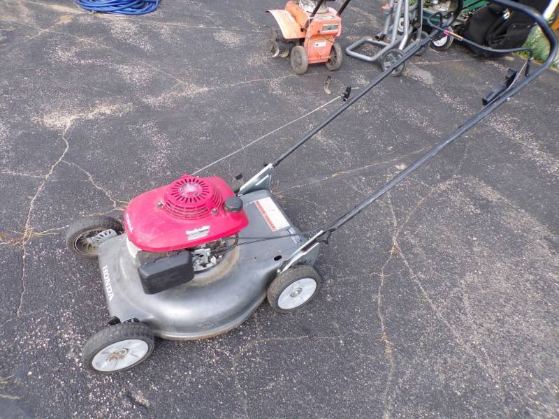 lot 88 image: Honda Lawn Mower
