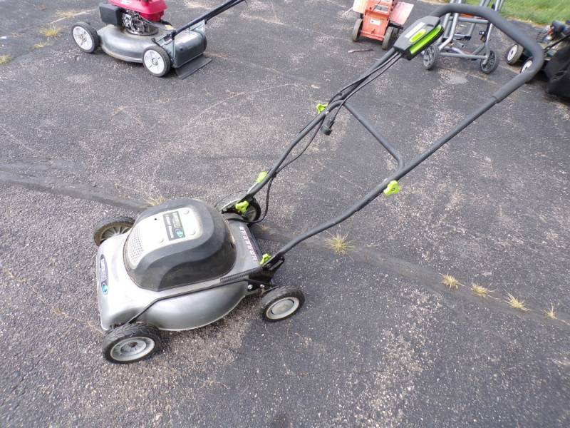 lot 89 image: Electric Lawn Mower