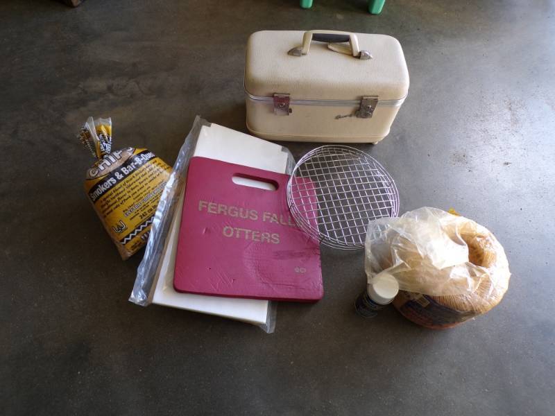 lot 94 image: Lot with Stadium Pad, Vintage Suitcase, Smoking Wood, Rope and more