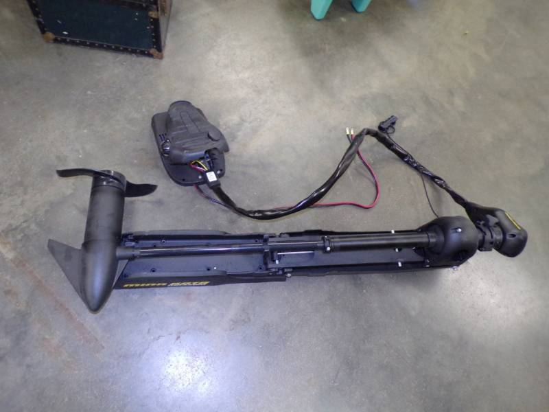 lot 102 image: Minn Kota Maxxum 70 SC 24 Volt Trolling Motor Dealer Display never been in water