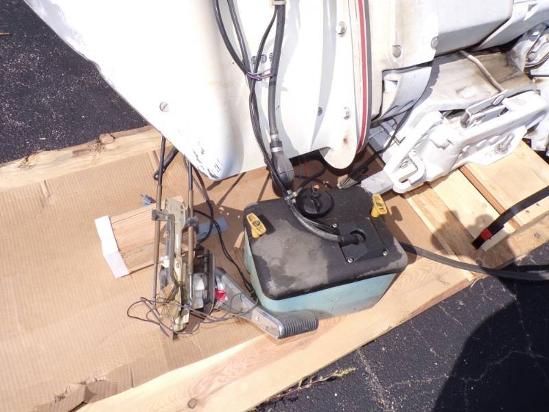 85 HP Johnson Outboard Motor Advanced Sales Consignment Auction 265