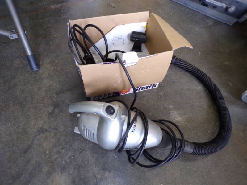 lot 162 image: Shark Vac with Accessories