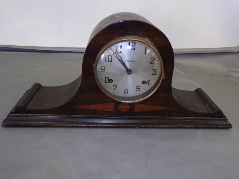 lot 175 image: Waterbury Vintage Clock