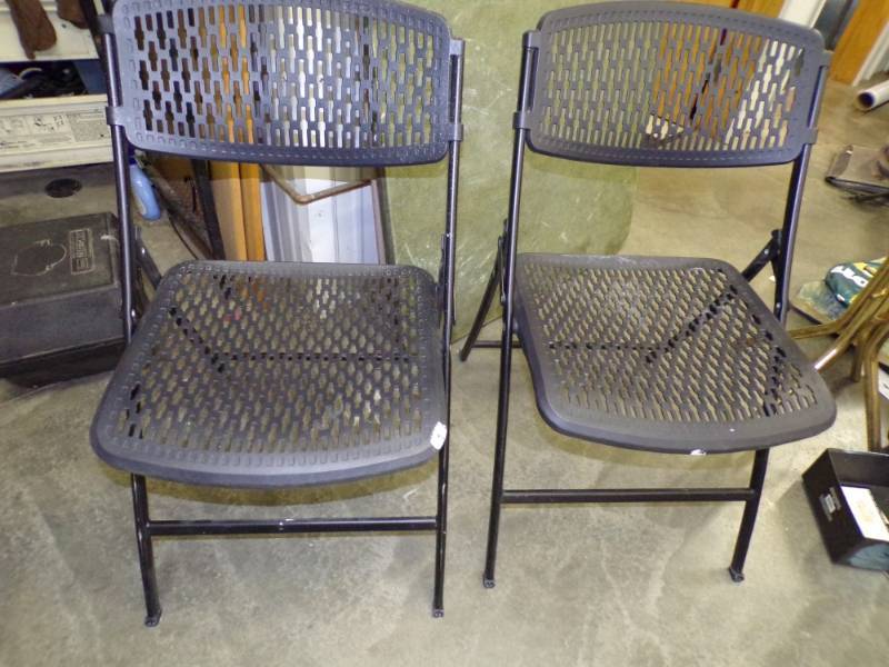 lot 181 image: Pair of Folding Chairs