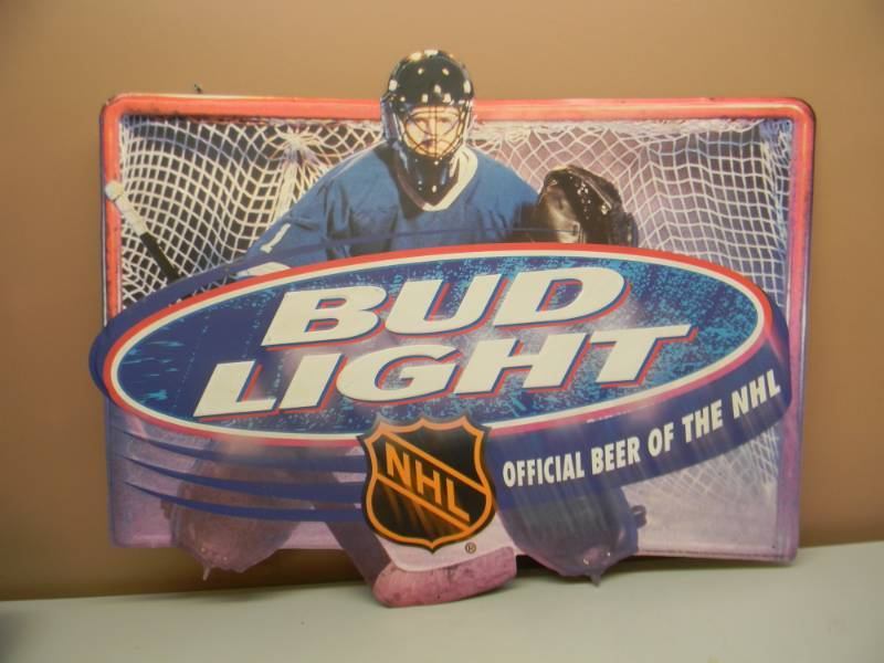 lot 20 image: LARGE BUD LIGHT OFFICIAL BEER OF THE NHL TIN SIGN - VERY COOL PIECE - APPROX 36 BY 29 - SEE PICTURES
