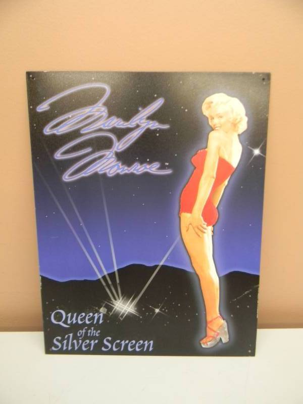 lot 23 image: MARILYN MONROE QUEEN OF THE SILVER SCREEN TIN SIGN - NICE - APPROX 13 BY 16 - SEE PICTURES