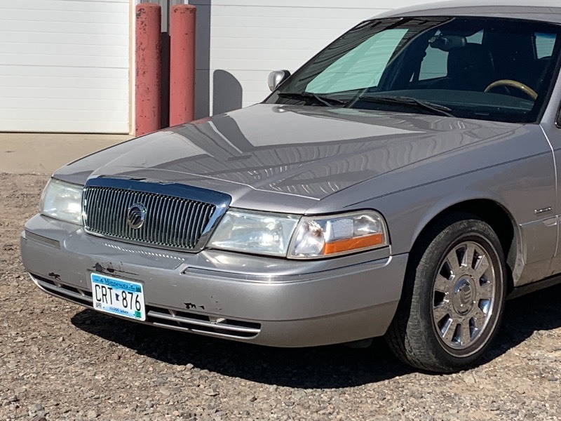 lot 4 image: 2005 Mercury Grand Marquis LS