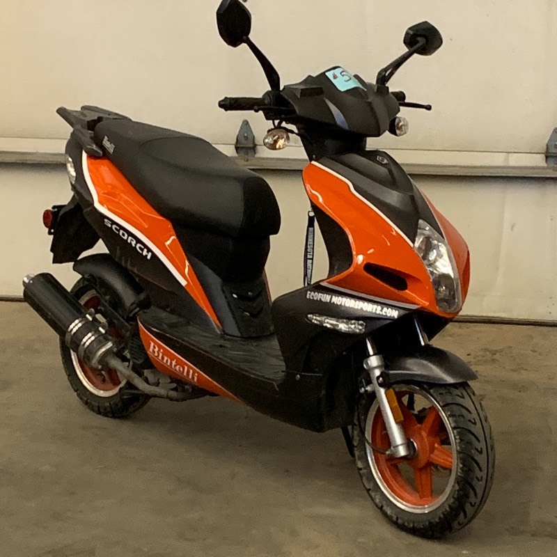 lot 5 image: 2015 Zhongeng 49cc Scooter  Moped
