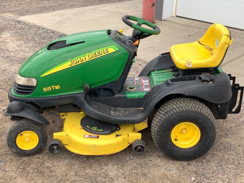 lot 7-A image: John Deere SST16 Lawn Tractor