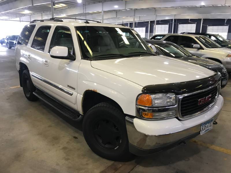 lot 6 image: 2003 GMC Yukon SLT 4x4