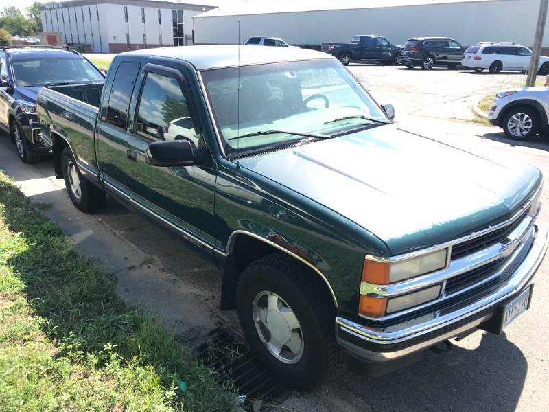 lot 12 image: 1997 Chevrolet Silverado Z71 4x4