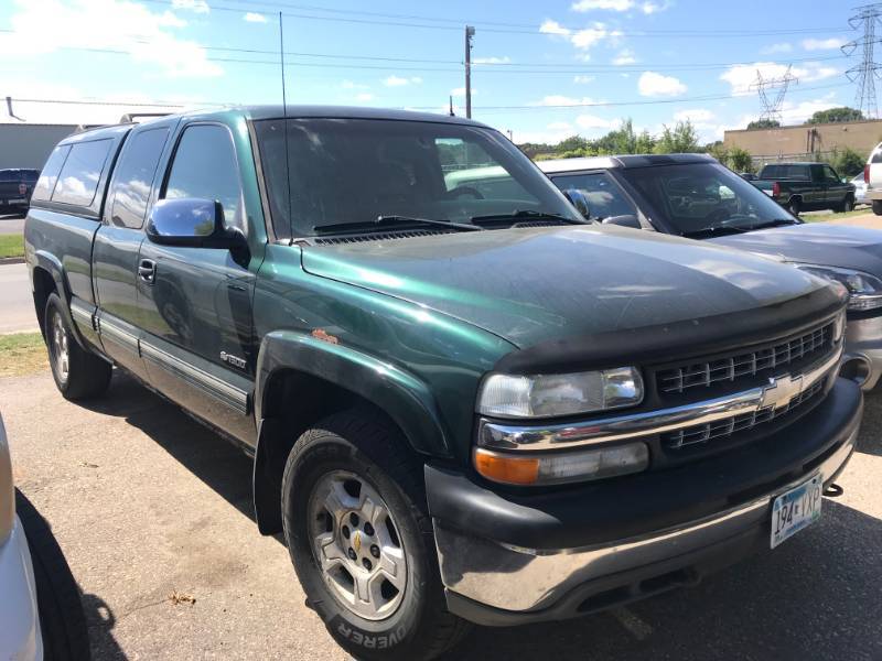 lot 13 image: 2002 Chevrolet Silverado 1500 Z71 4x4