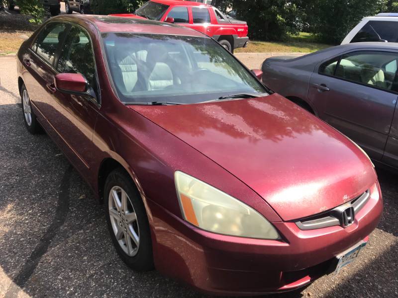 lot 15 image: 2004 Honda Accord EX