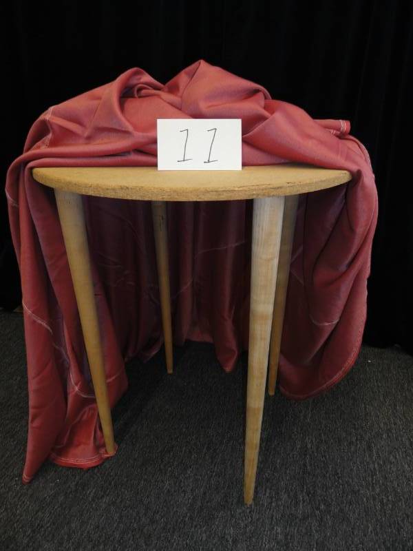 lot 11 image: Accent Table