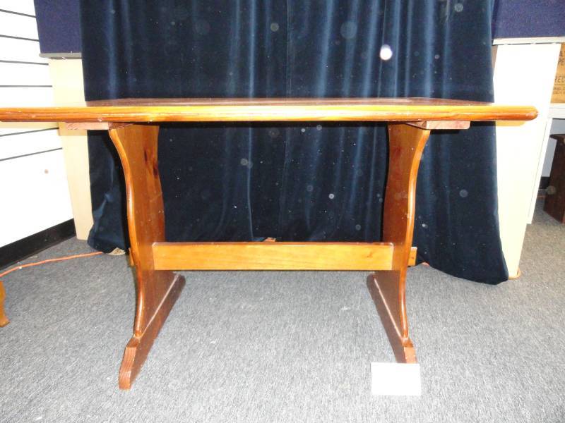 lot 14 image: 1960s Trestle Table