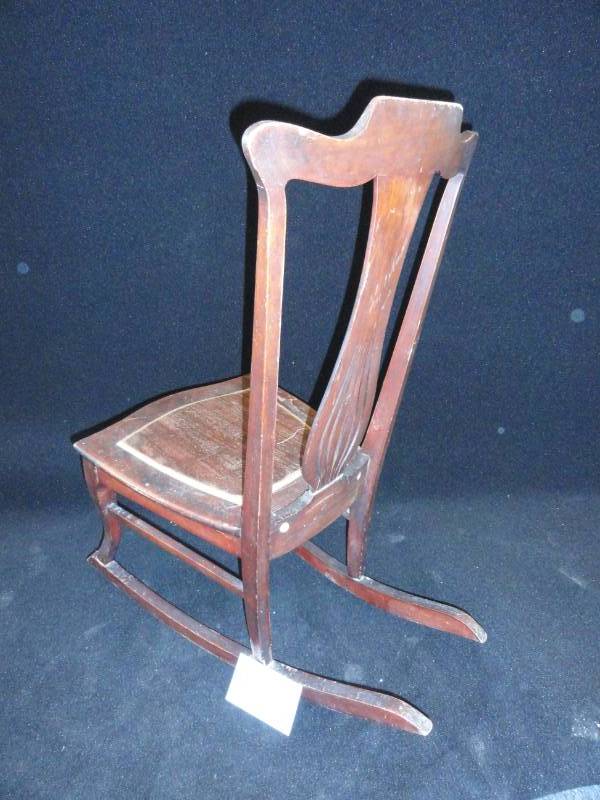 lot 22 image: 1940s50s Wood Rocker