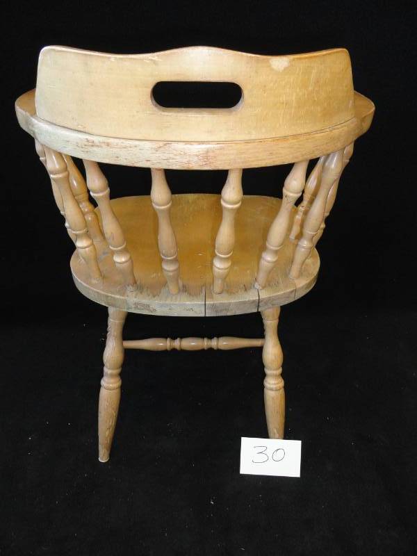 lot 30 image: Captains Chair