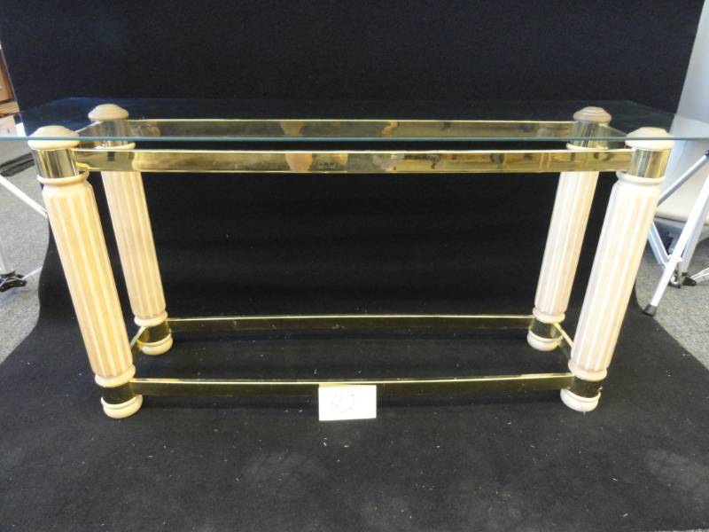 lot 42 image: 1970s80s Vintage Glass Sofa Table