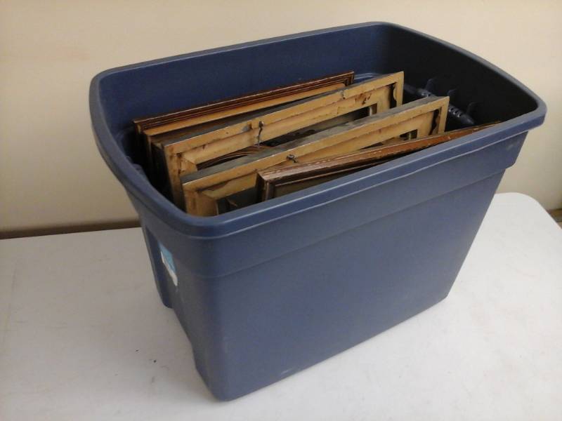 lot 910 image: Wood Picture Frames