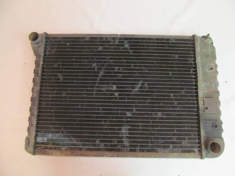 lot 5 image: Auto parts