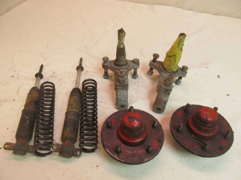 lot 8 image: Auto parts