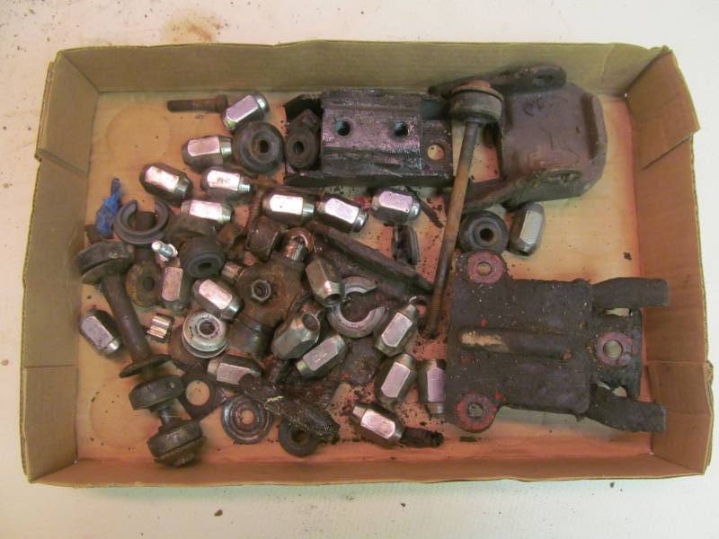 lot 10 image: Auto parts