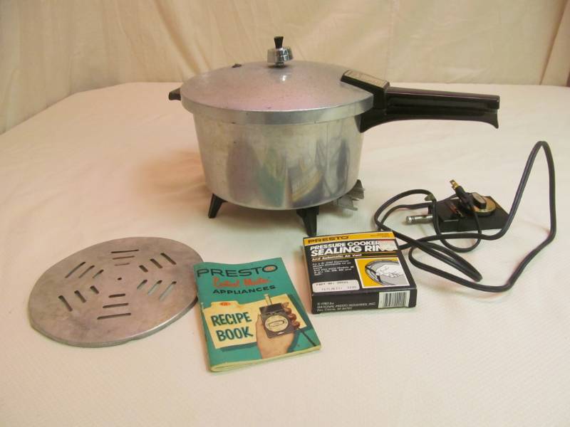 lot 25 image: Presto pressure cooker