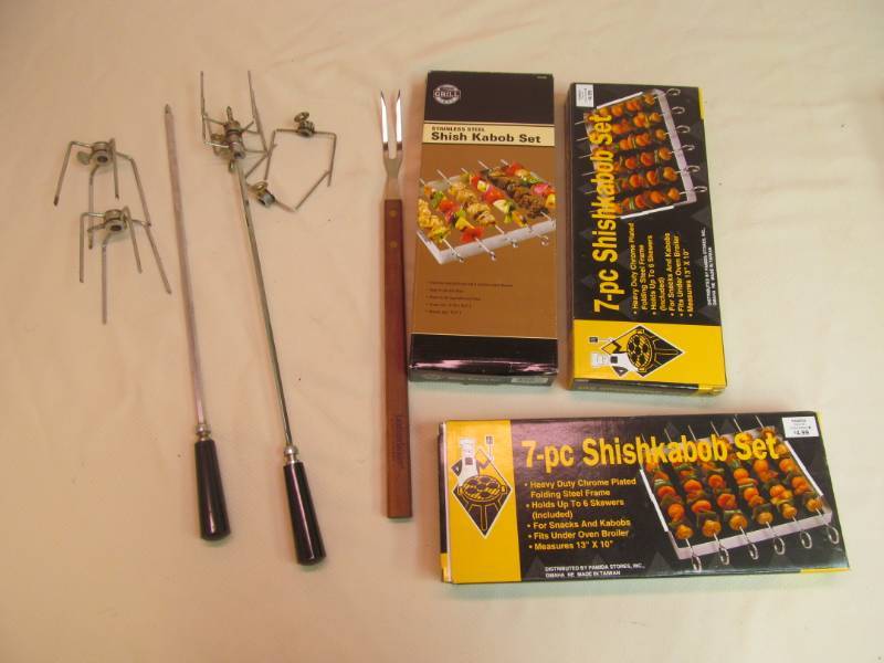 lot 33 image: grilling accessories