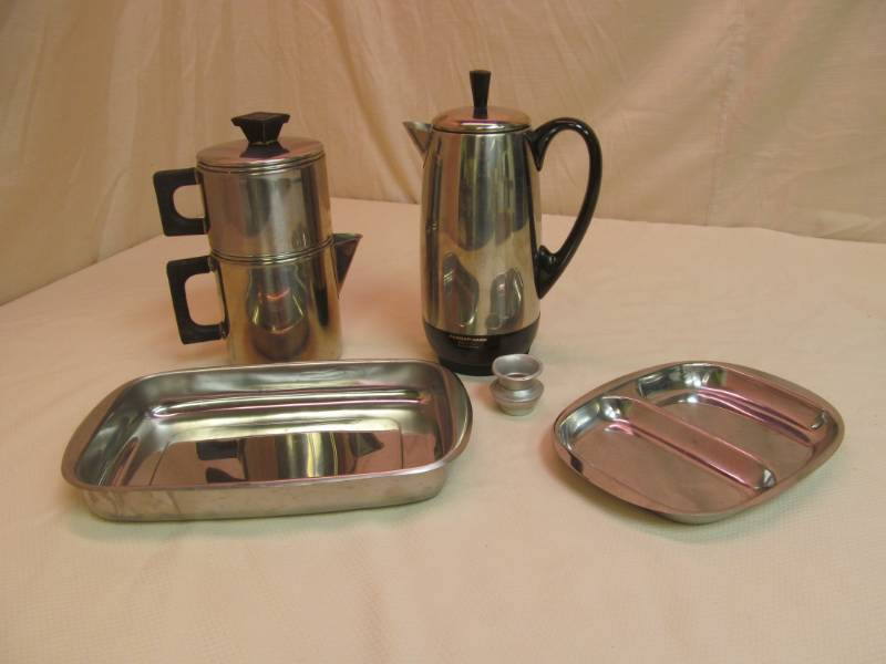 lot 38 image: kitchen ware