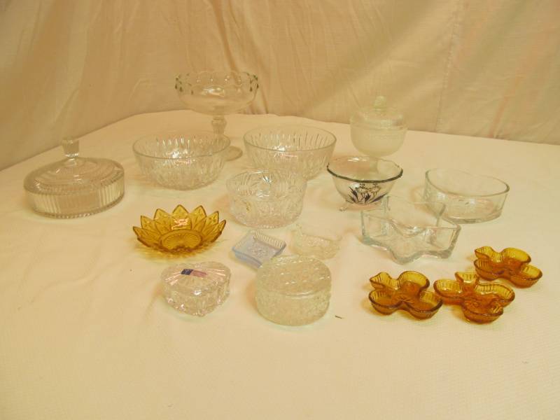 lot 75 image: glassware