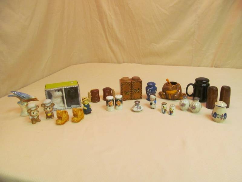 lot 81 image: vintage salt and pepper sets