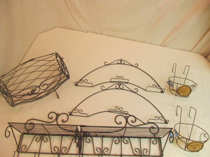 lot 85 image: wire racks