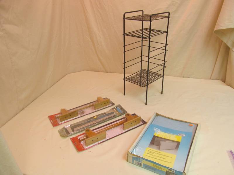 lot 104 image: towel bars