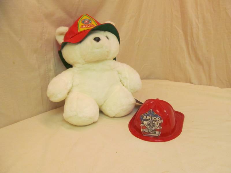 lot 125 image: Santa Bear