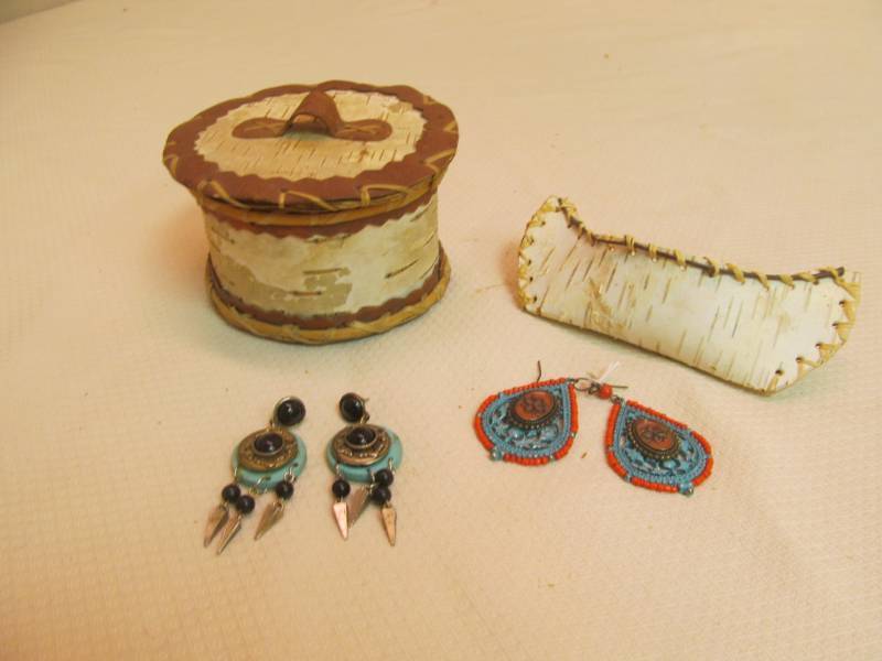 lot 139 image: birchbark canoe