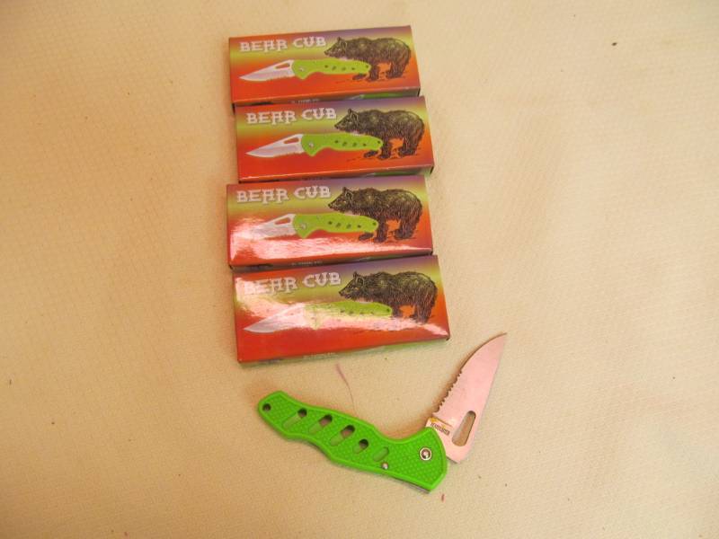 lot 141 image: knives