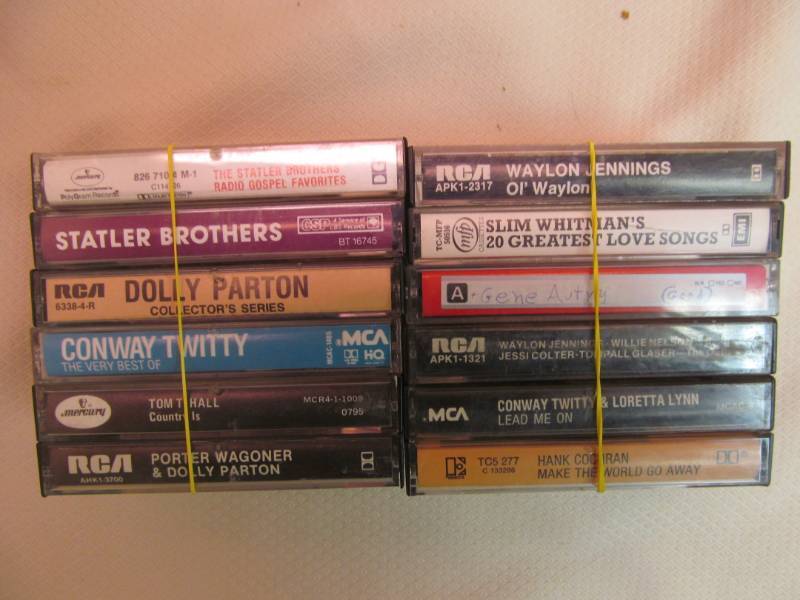 lot 150 image: vintage cassettes