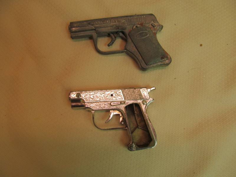 lot 165 image: toy gun