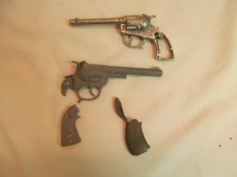 lot 169 image: toy gun
