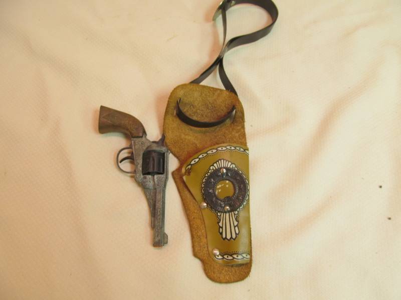 lot 175 image: toy gun