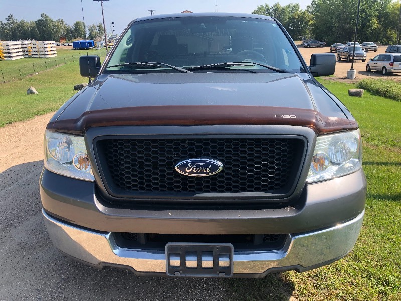 lot 6 image: 2004 Ford F-150 4x2