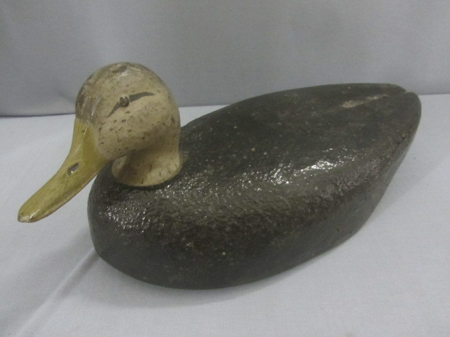 lot 43 image: Duck Decoy