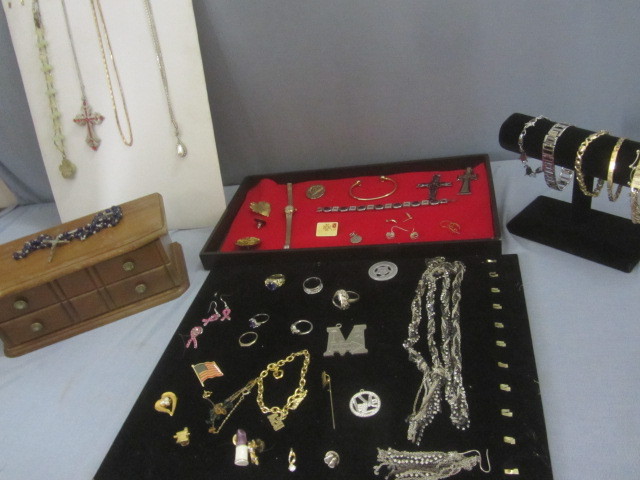 lot 45 image: Costume Jewelry